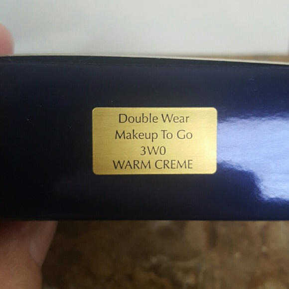 ESTEE LAUDER Liquid Compact - Picture 2 of 2